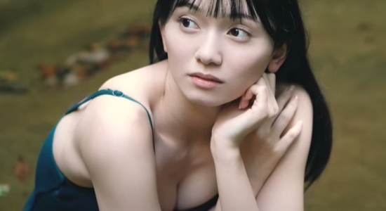 熊澤風花 浴衣や水着で魅了する温泉グラビア動画