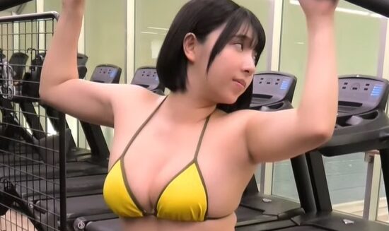 三橋くん 競泳水着やビキニで魅せるムチムチエロボディ