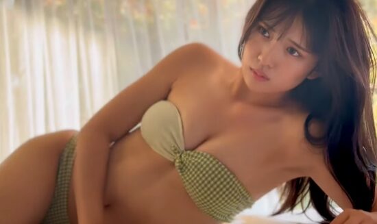 日比谷萌甘 バンドゥビキニで魅せる18歳のエチエチボディ
