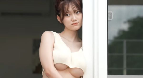 ちーまき ノーブラの下乳をチラリと見せて挑発してきます